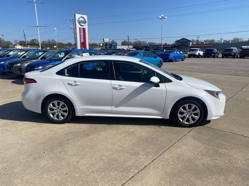 Used 2024 Toyota Corolla LE image 7