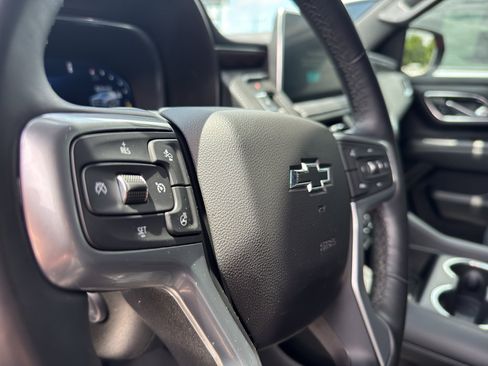 Used 2024 Chevrolet Suburban Z71 w/ Luxury Package AWD/4WD image 17