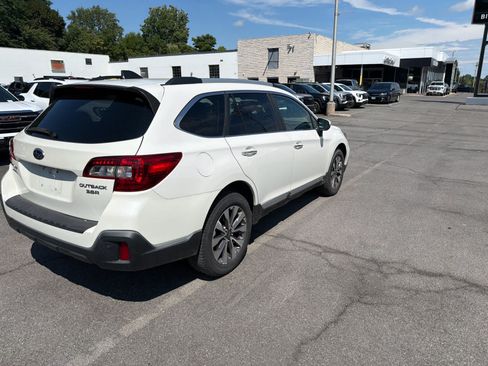 Used 2019 Subaru Outback 3.6R Touring AWD/4WD image 26