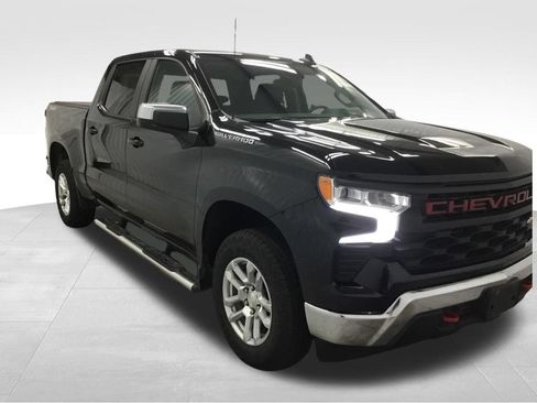 Used 2022 Chevrolet Silverado 1500 LT AWD/4WD image 4