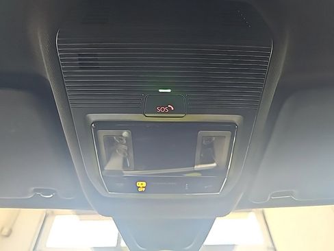 Used 2024 Volkswagen Atlas Cross Sport SE image 26