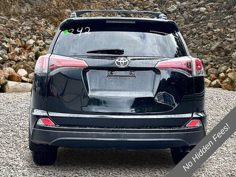 Used 2017 Toyota RAV4 LE w/ Carpet Mat Package AWD/4WD image 4