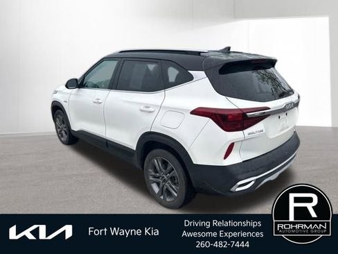 Certified 2023 Kia Seltos S w/ Navigation Package image 3