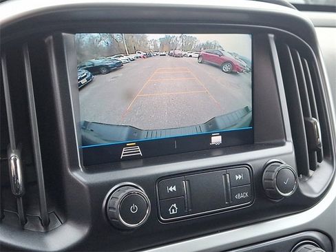 Used 2022 Chevrolet Colorado LT w/ Safety Package image 18