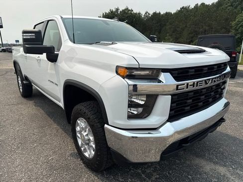 Used 2022 Chevrolet Silverado 2500 LT w/ Fleet Comfort Package AWD/4WD image 3