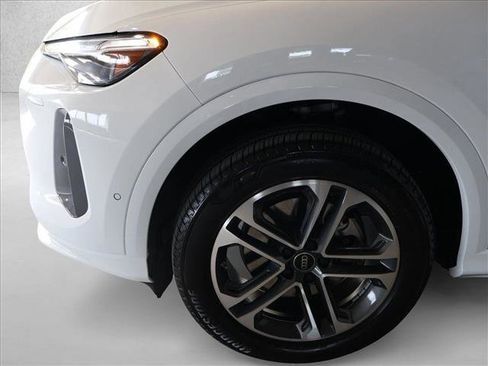Used 2025 Audi Q5 Premium w/ Premium Plus AWD/4WD image 25