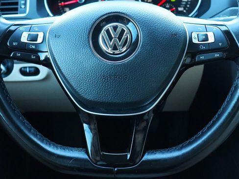 Used 2017 Volkswagen Jetta SE image 53