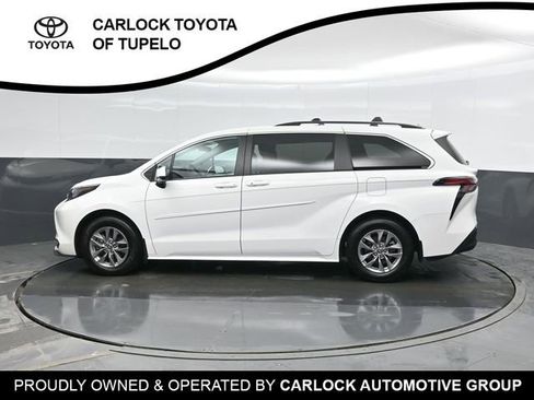 Used 2022 Toyota Sienna LE image 8