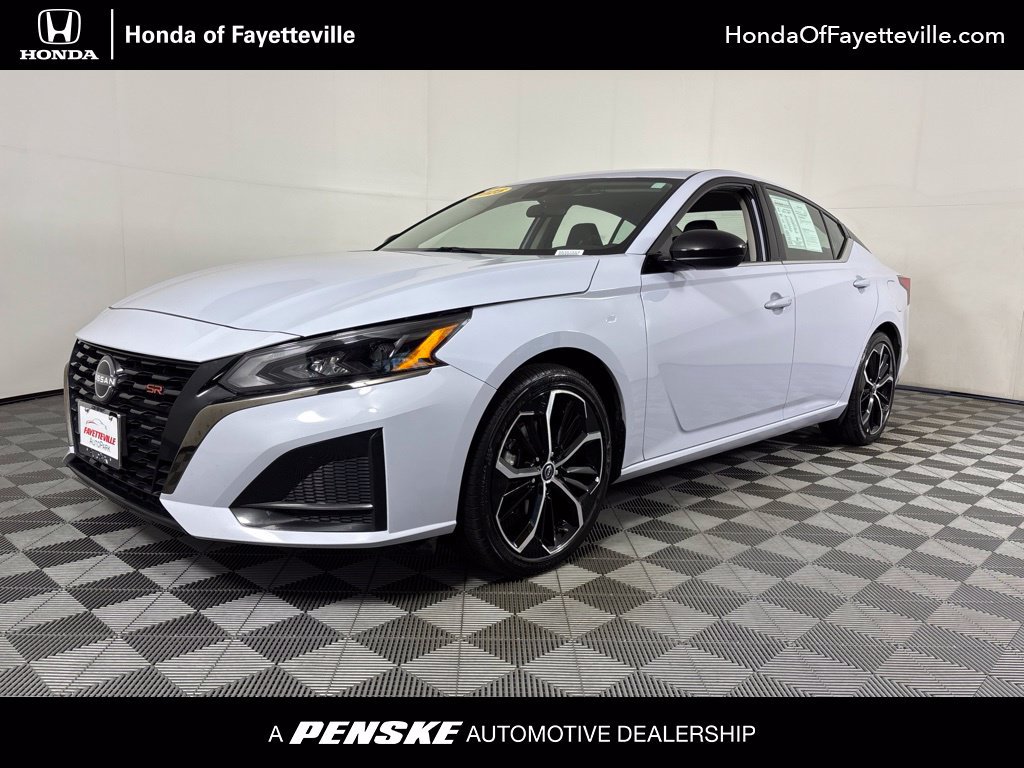 Used 2025 Nissan Altima 2.5 SR FWD image 1
