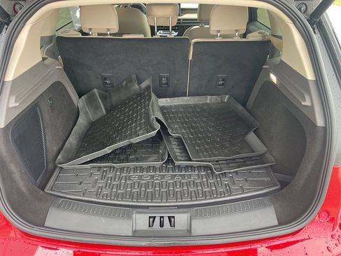 Used 2023 Lincoln Corsair Reserve w/ Rear Removable Package Tray image 6