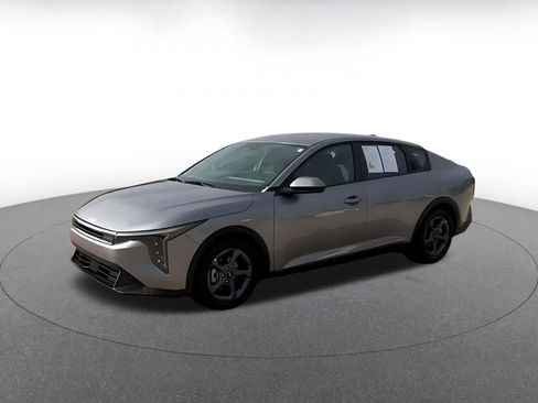 Used 2025 Kia K4 LXS image 7
