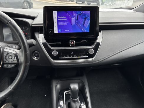 Certified 2025 Toyota Corolla SE FWD image 27