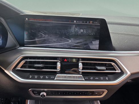 Used 2022 BMW X5 xDrive40i w/ M Sport Package image 16