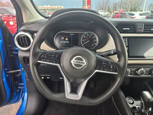 Used 2021 Nissan Versa SV image 6