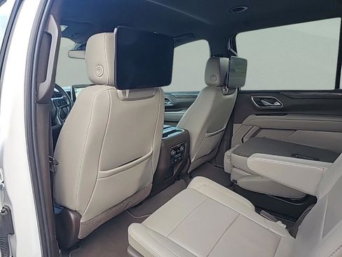 Used 2021 Chevrolet Suburban Z71 w/ Rear Media and Nav Package image 27