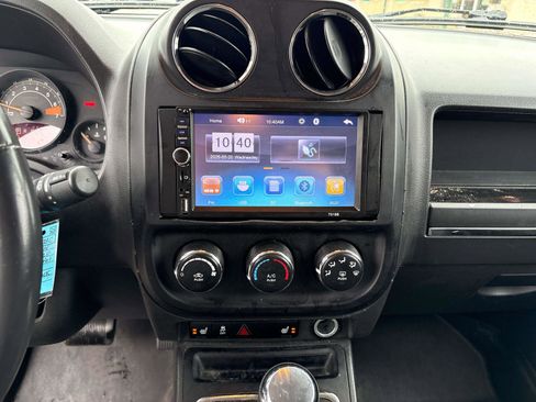 Used 2014 Jeep Patriot Latitude AWD/4WD image 13