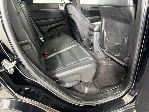 Used 2017 Jeep Grand Cherokee Limited image 17