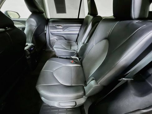 Certified 2024 Toyota Grand Highlander AWD image 21