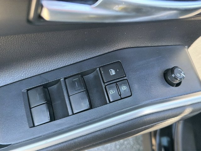 Used 2023 Toyota Highlander XLE AWD/4WD image 34