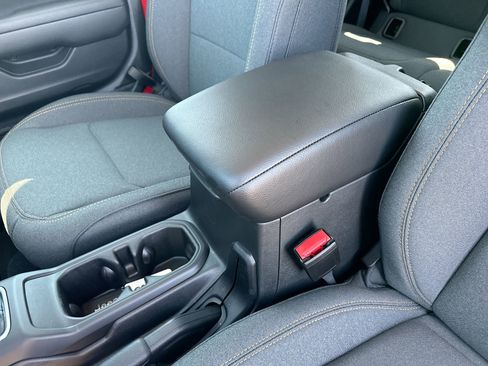 New 2024 Jeep Gladiator Sport image 21