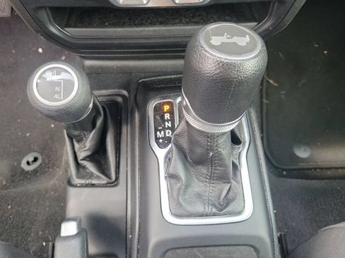 Used 2023 Jeep Wrangler Unlimited Sport AWD/4WD image 31
