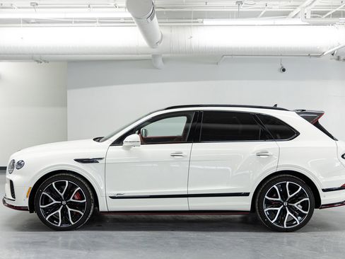 New 2026 Bentley Bentayga Speed image 2