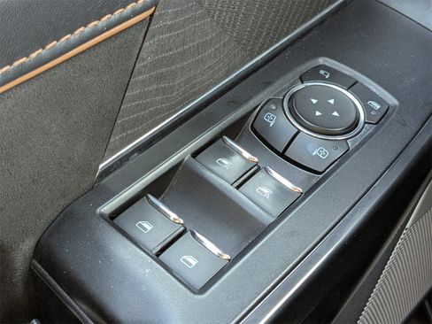 Used 2023 Ford F150 Platinum image 28