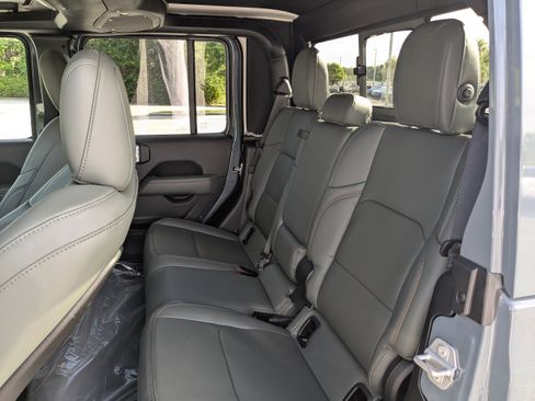 New 2026 Jeep Gladiator Mojave image 21