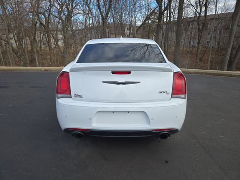 Used 2023 Chrysler 300 C image 8