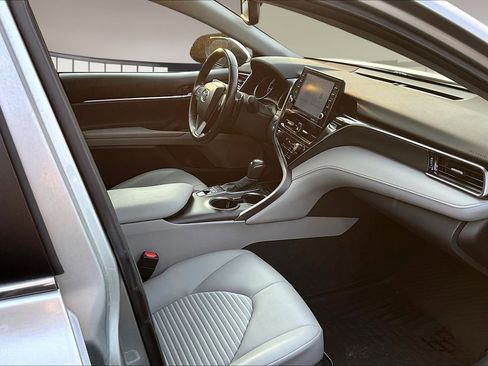 Used 2023 Toyota Camry SE w/ Audio Upgrade Package image 29