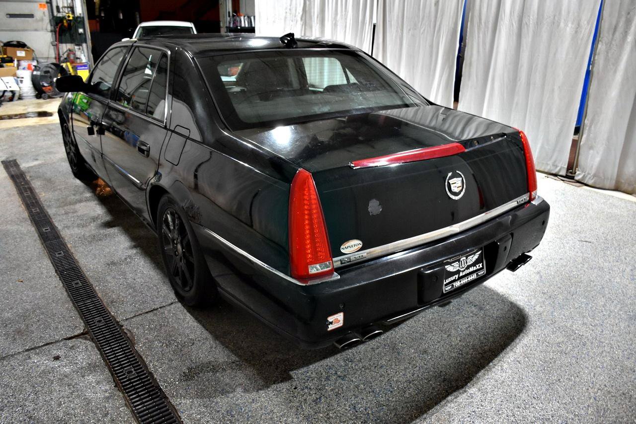 Used 2009 Cadillac DTS FWD image 4