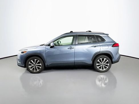 Used 2023 Toyota Corolla Cross XLE w/ Convenience Package AWD/4WD image 3