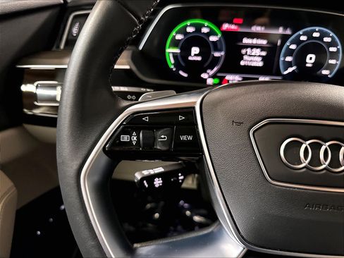 Certified 2024 Audi Q8 e-tron Premium Plus w/ Premium Plus Package AWD/4WD image 19