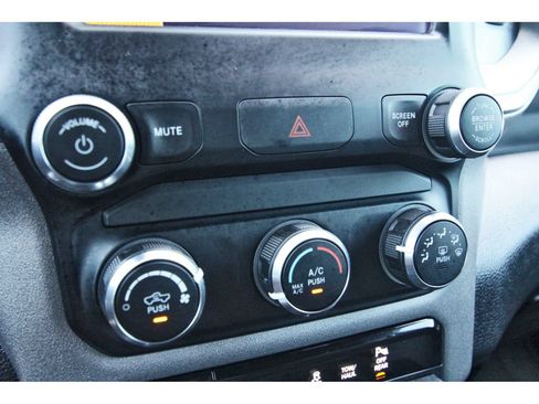 Used 2024 RAM 2500 Tradesman w/ Chrome Appearance Group AWD/4WD image 28