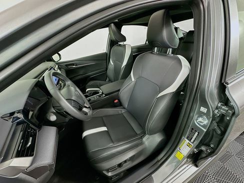 Used 2025 Toyota Camry SE image 21