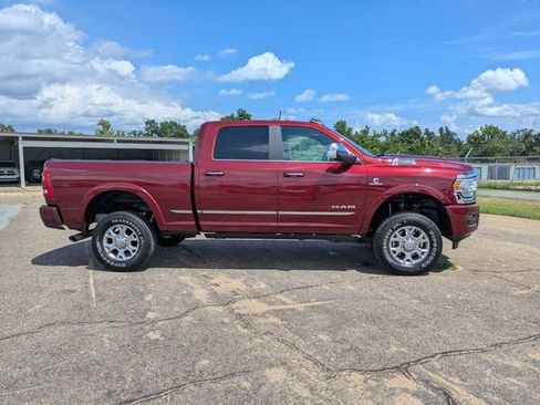 Used 2022 RAM 2500 Limited w/ Towing Technology Group AWD/4WD image 3