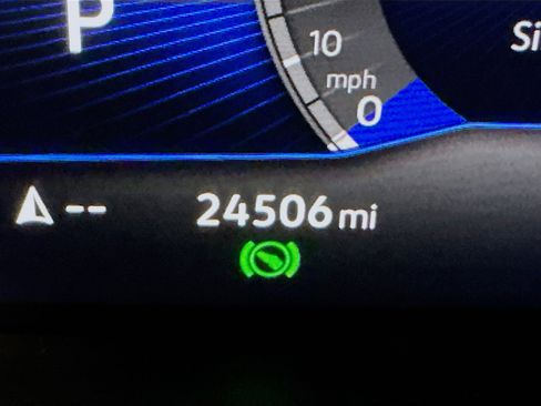 Used 2024 Volkswagen Taos SE image 19