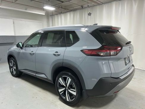 Used 2021 Nissan Rogue SL w/ Premium Package image 2