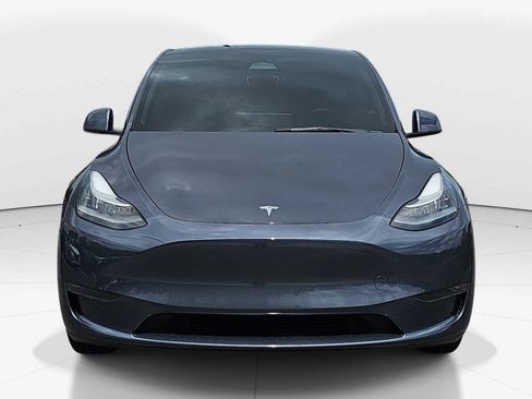Used 2023 Tesla Model Y AWD image 9