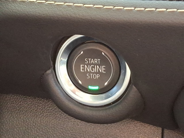Used 2025 Chevrolet Suburban Premier AWD/4WD image 16