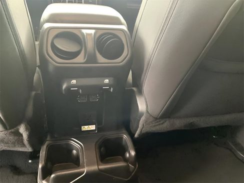 Used 2023 Jeep Gladiator Overland image 18