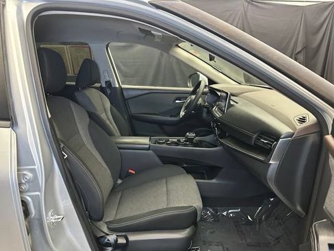 Used 2022 Nissan Rogue SV AWD/4WD image 15