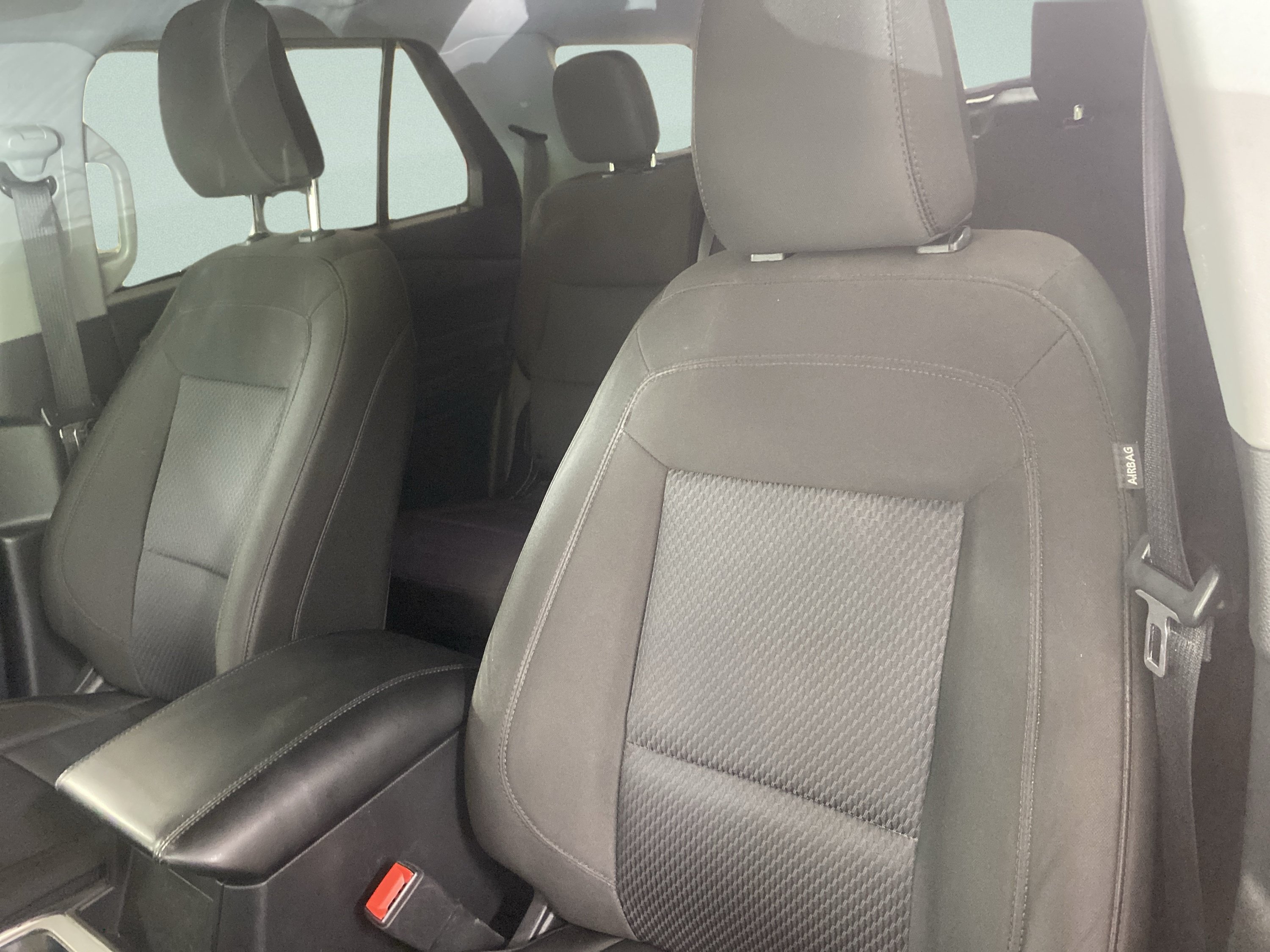Used 2023 Ford Explorer XLT AWD/4WD image 15