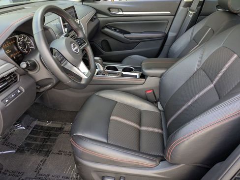 Used 2025 Nissan Altima 2.5 SR FWD image 23