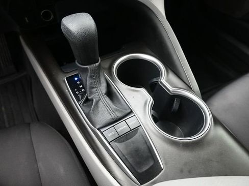 Used 2022 Toyota Camry LE FWD image 29