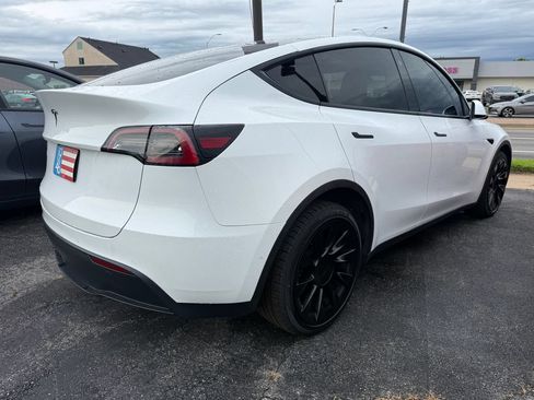 Used 2021 Tesla Model Y Long Range AWD/4WD image 11