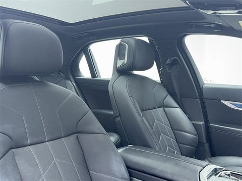 Used 2025 BMW 740i image 46