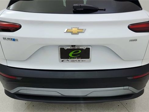 Used 2024 Chevrolet Blazer EV LT image 11