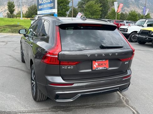 Used 2025 Volvo XC60 B5 Plus w/ Climate Package AWD/4WD image 9