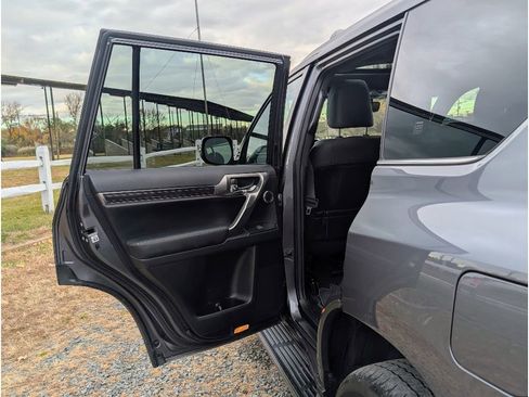 Used 2022 Lexus GX 460 Premium image 10